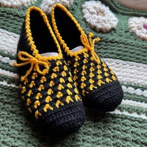 Hand-Knit Slipper Socks in Black and Yellow size medium